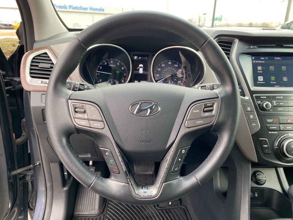 2017 Hyundai SANTA FE SE