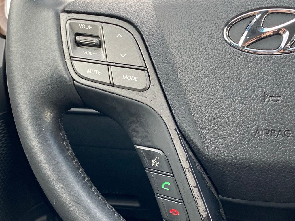 2017 Hyundai SANTA FE SE