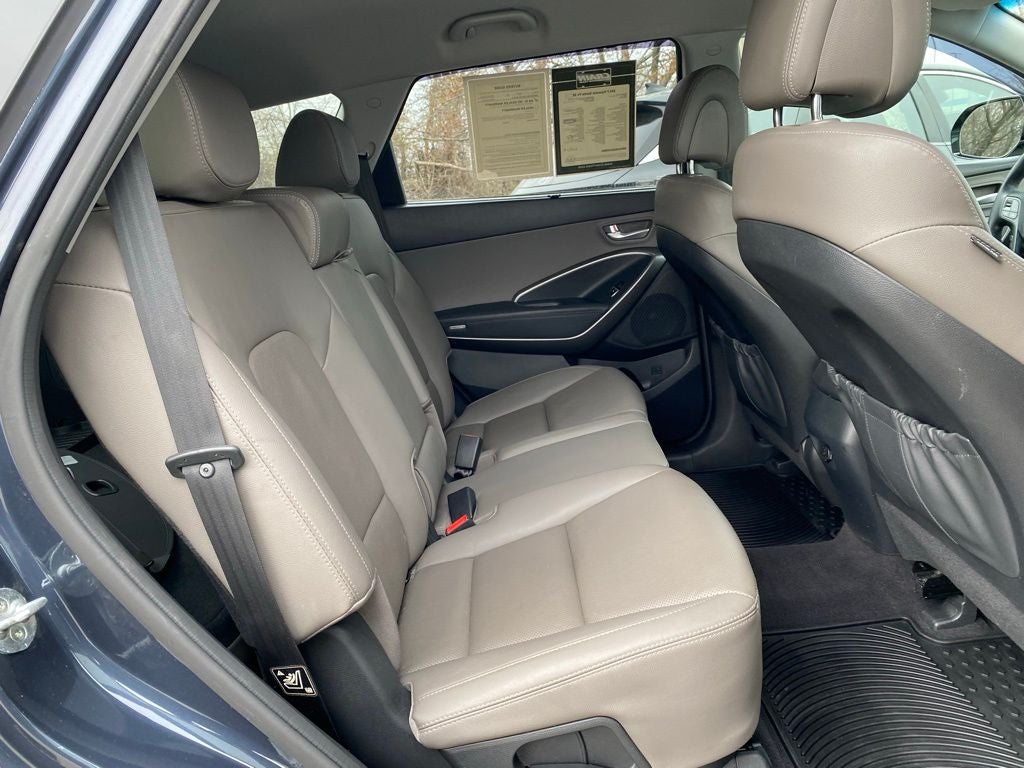 2017 Hyundai SANTA FE SE