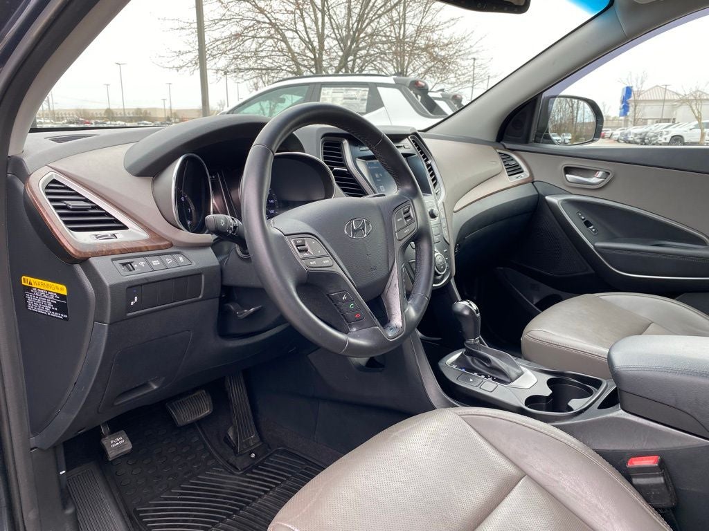 2017 Hyundai SANTA FE SE