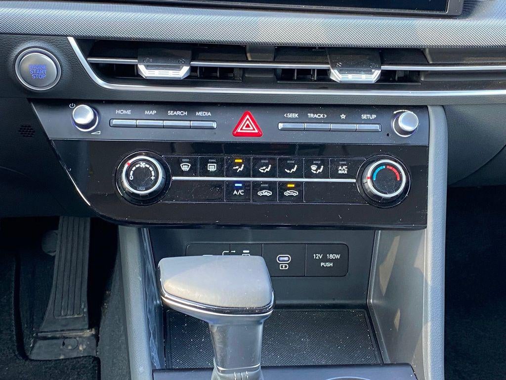 2025 Hyundai SONATA SE