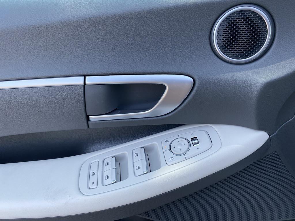 2025 Hyundai SONATA SE