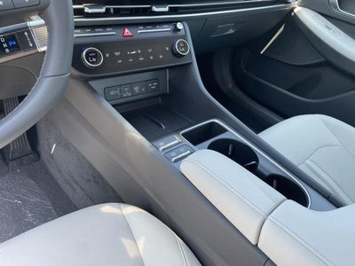 2025 Hyundai SONATA HYBRID SEL