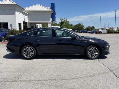 2025 Hyundai SONATA HYBRID SEL