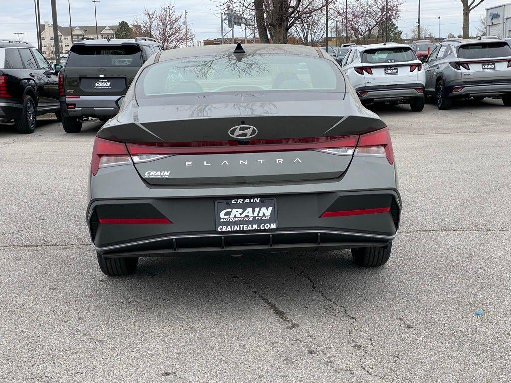 2026 Hyundai ELANTRA SE