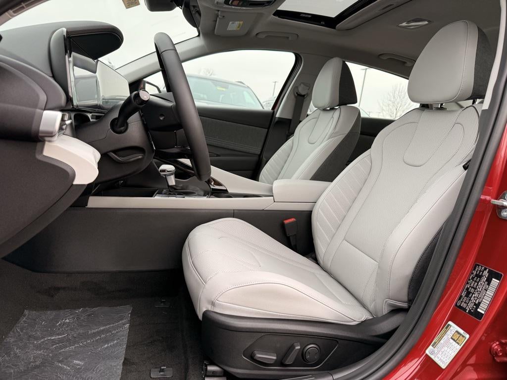 2025 Hyundai ELANTRA Limited