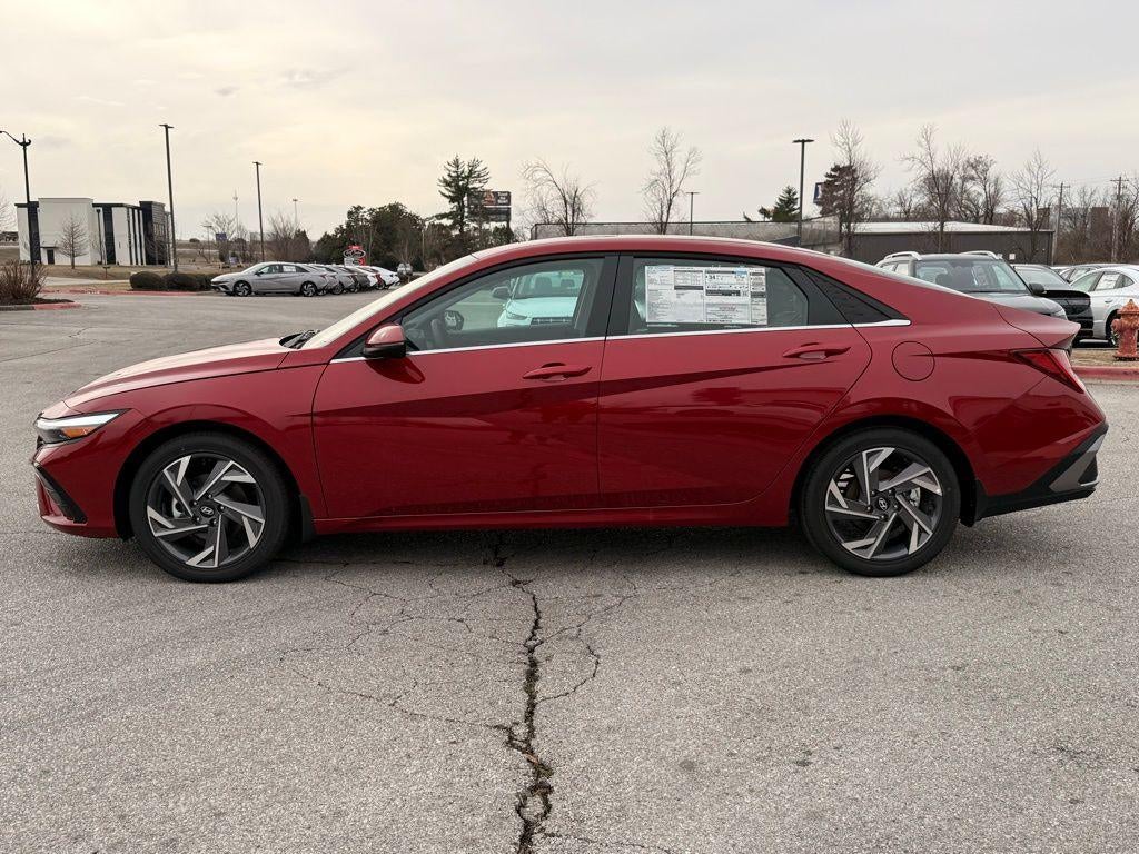 2025 Hyundai ELANTRA Limited