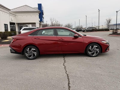 2025 Hyundai ELANTRA Limited