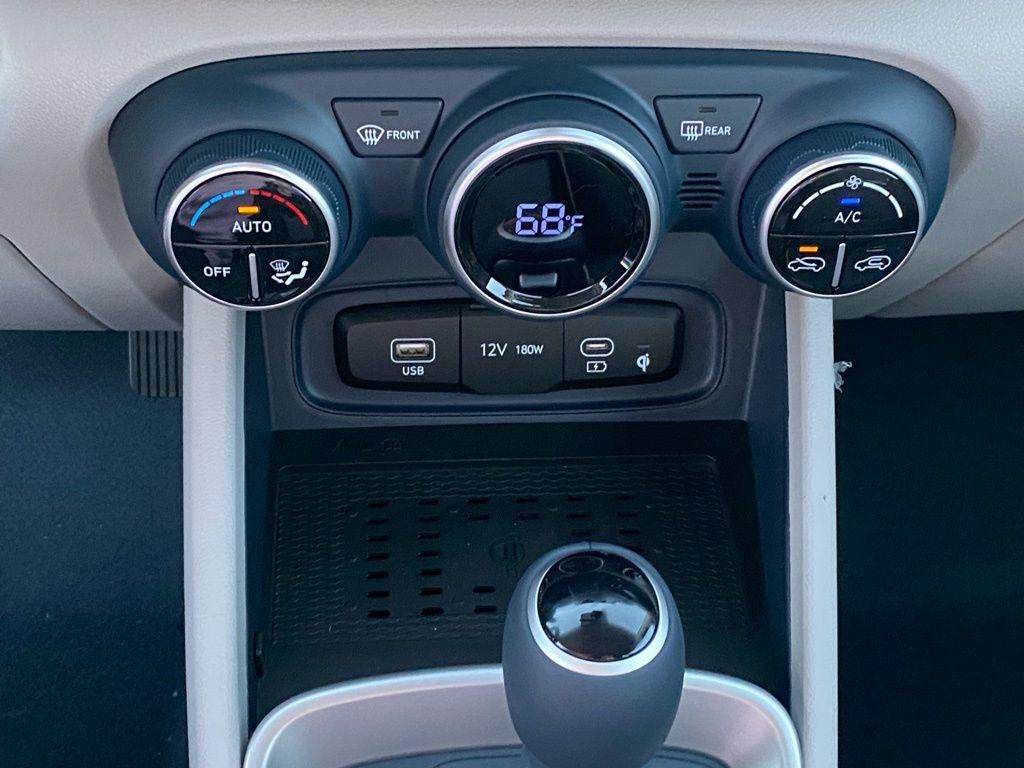 2026 Hyundai VENUE SEL W/Two-Tone Roof