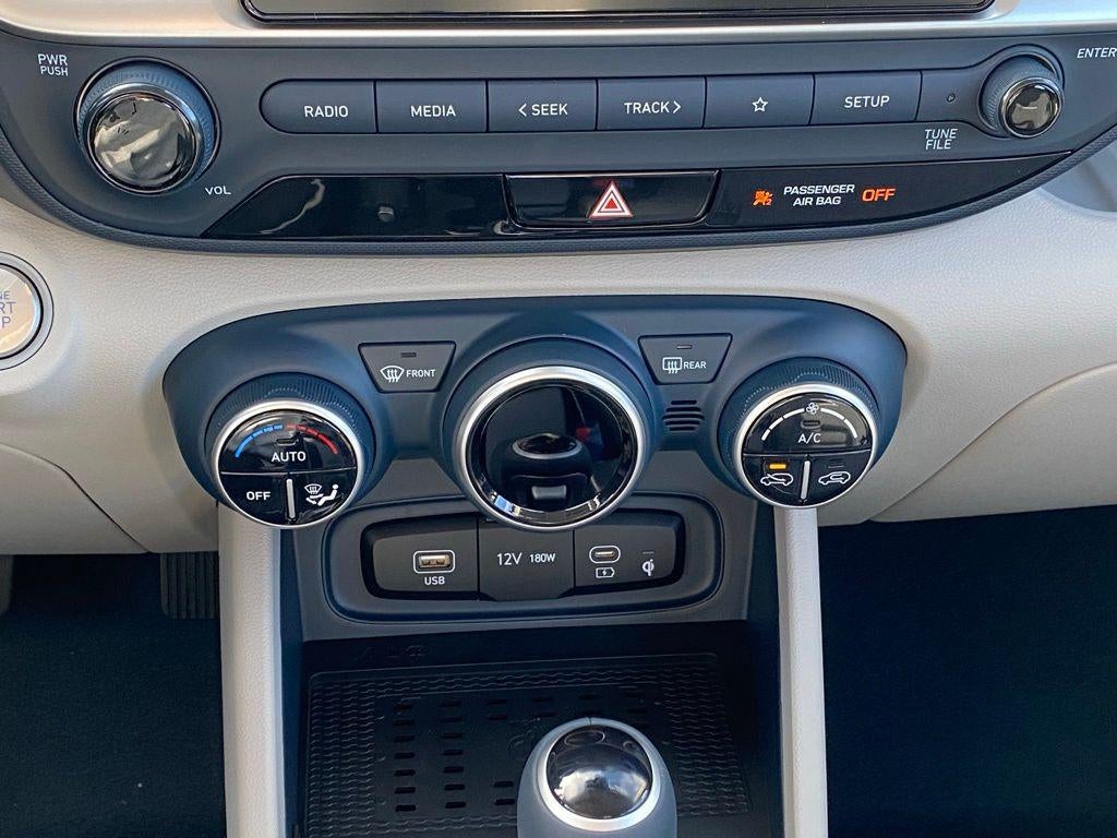 2026 Hyundai VENUE SEL W/Two-Tone Roof