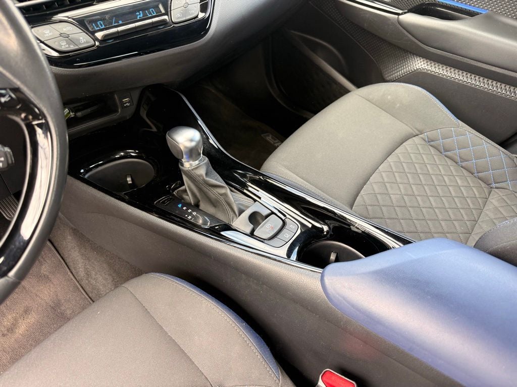 2021 Toyota C-HR XLE POWER LIFTGATE