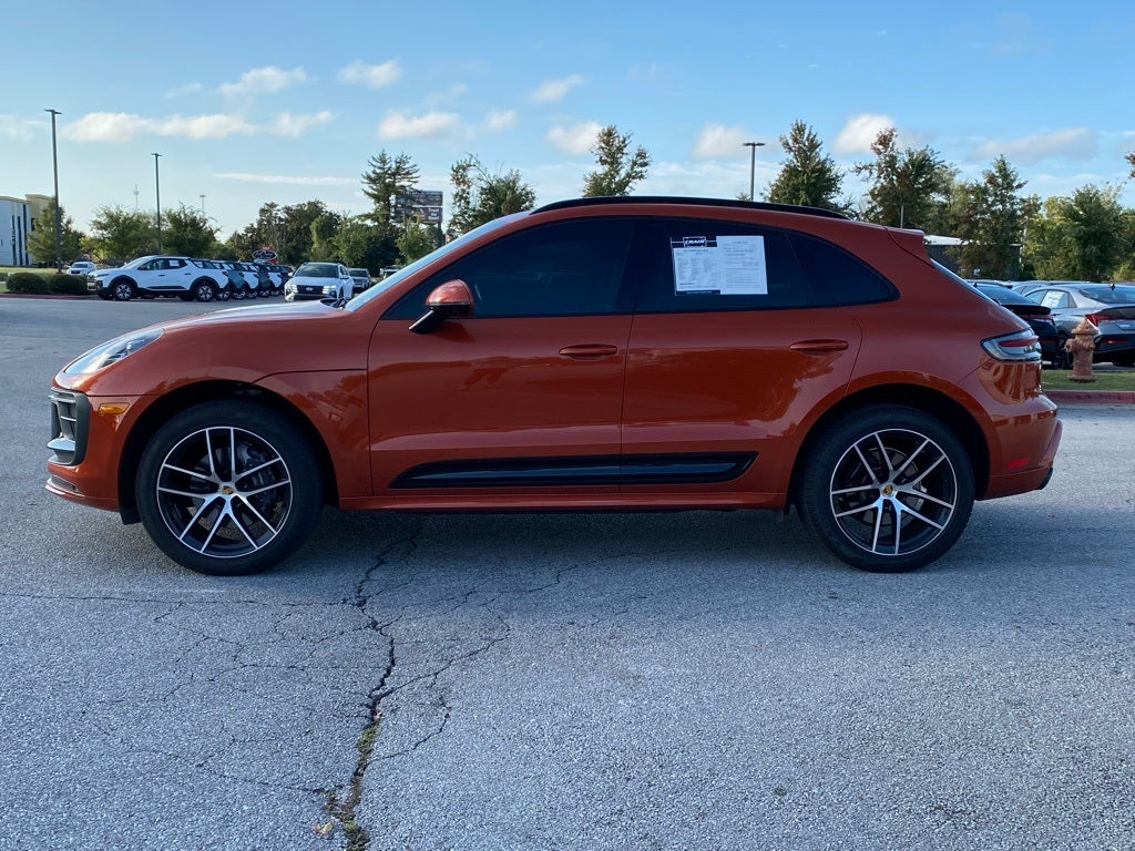 2022 Porsche Macan Base AWD / PANO ROOF / CLEAN CARFAX