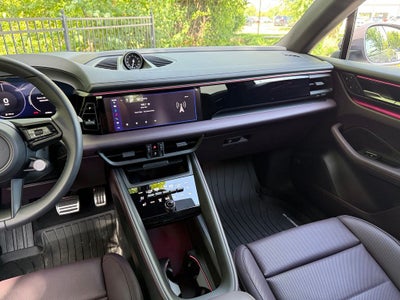 2025 Porsche Macan Electric 4S