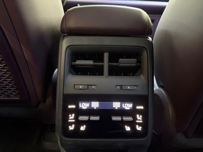 2025 Porsche Macan Electric 4S