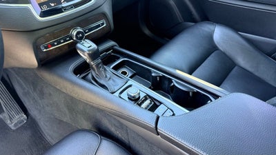 2018 Volvo XC90 T6 Momentum