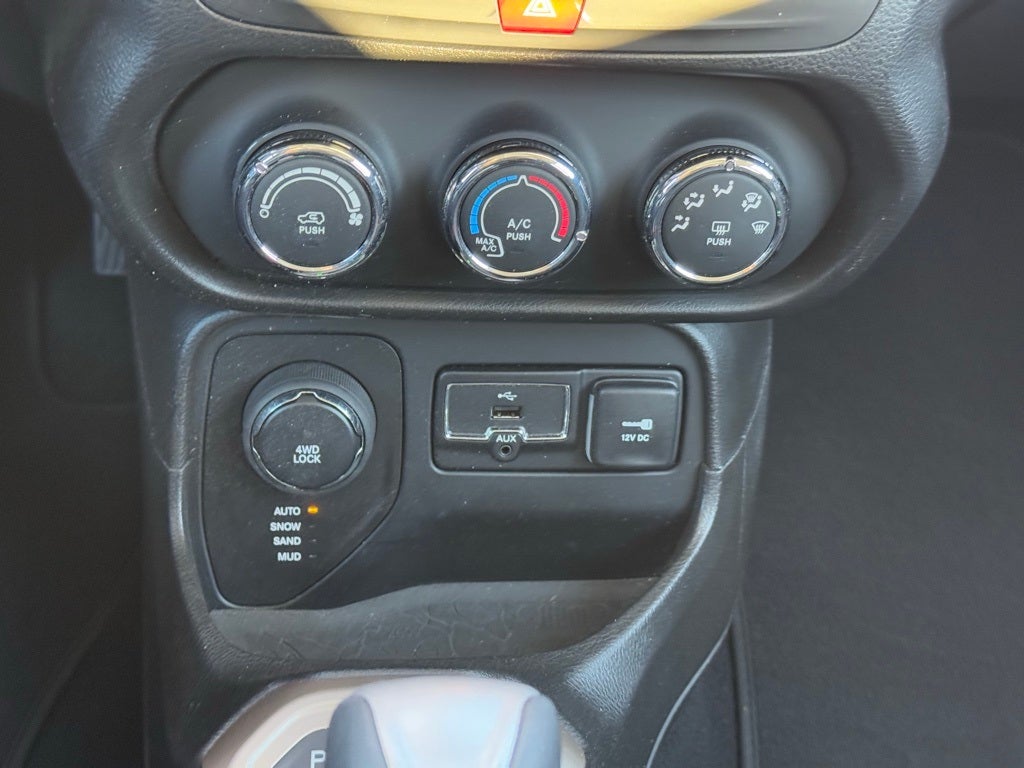 2017 Jeep Renegade Latitude SUPER CLEAN