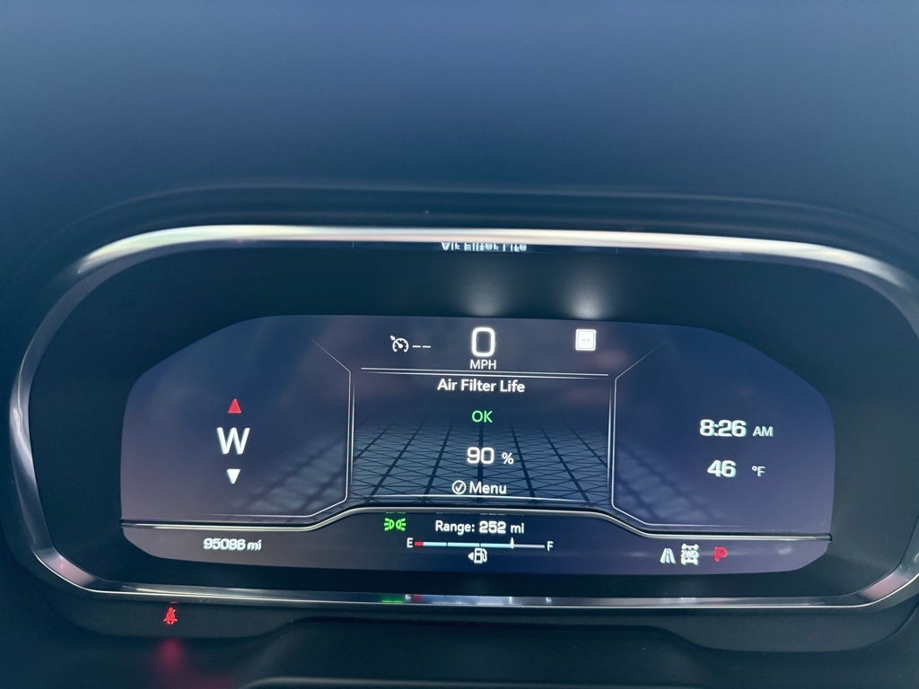 2022 GMC Yukon SLT moon roof/capt seats