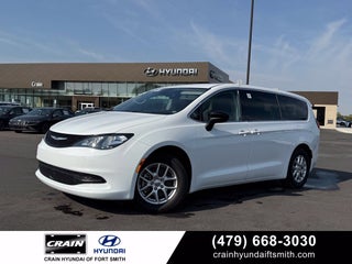 2024 Chrysler Voyager LX