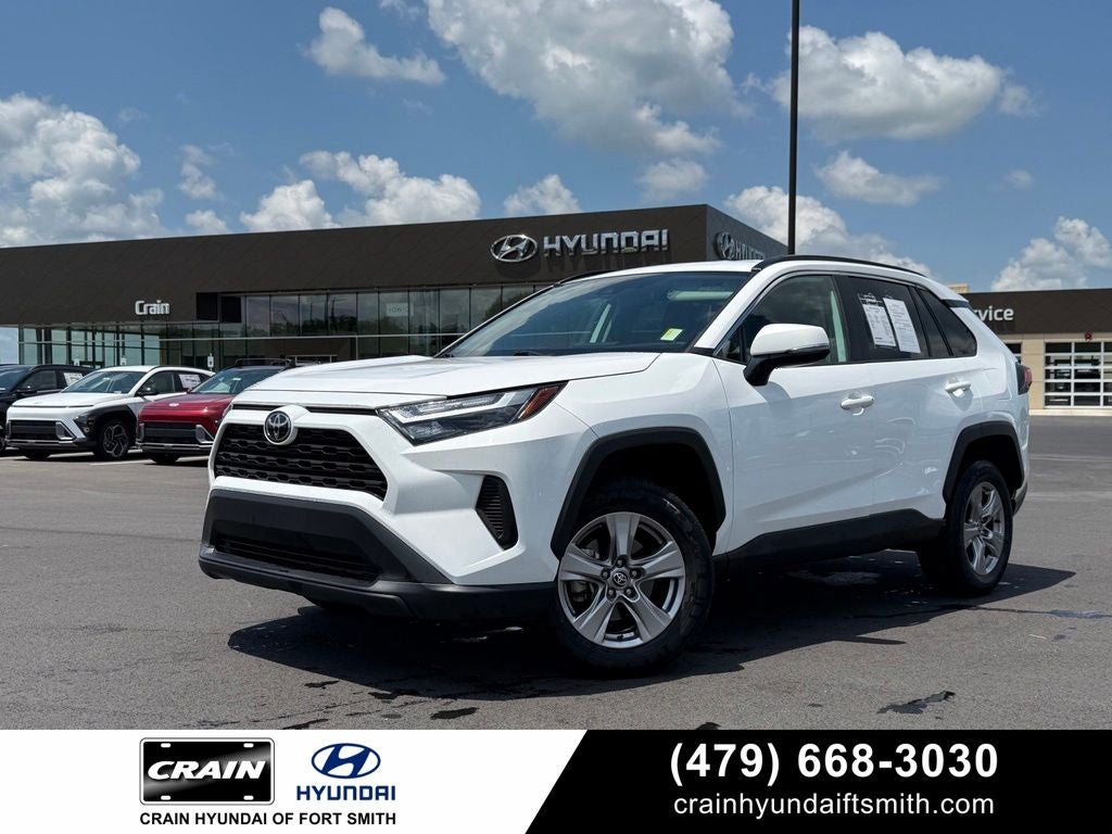 2025 Toyota RAV4 XLE AWD's photo