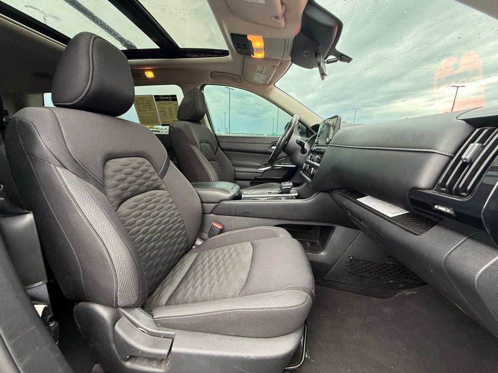 2022 Nissan Pathfinder SV