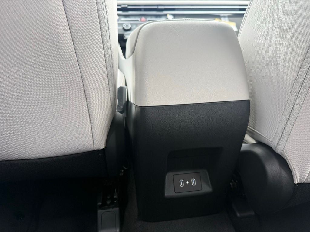 2025 Hyundai TUCSON SE