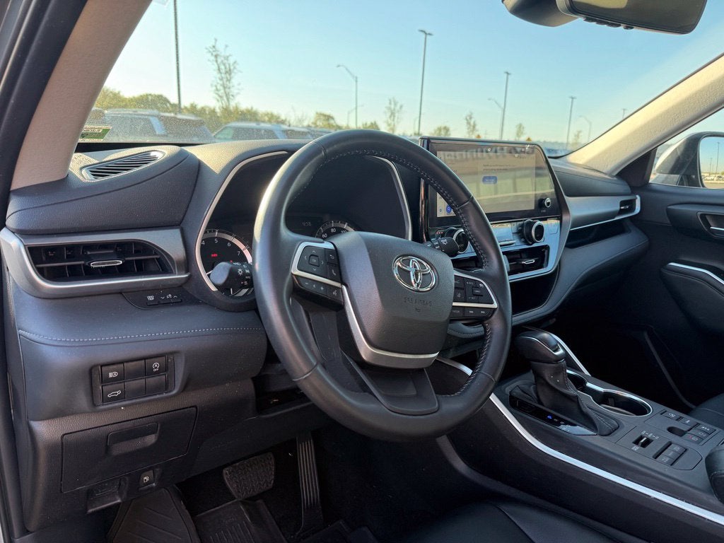 2025 Toyota Highlander XLE