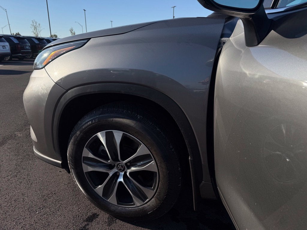 2025 Toyota Highlander XLE