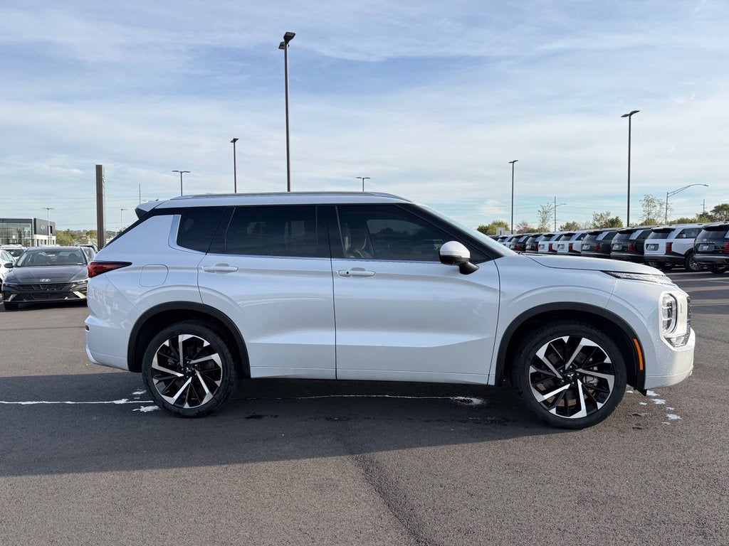 2022 Mitsubishi Outlander SEL