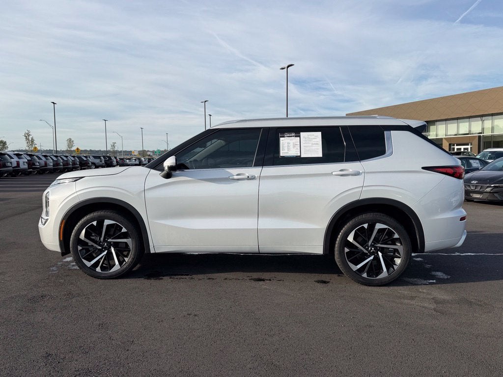 2022 Mitsubishi Outlander SEL