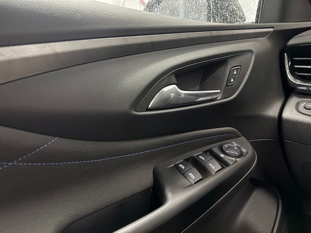 2025 Buick Envista Sport Touring - Photo 10