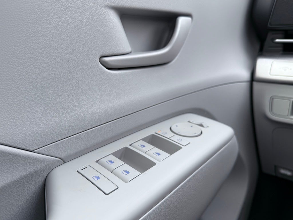 2026 Hyundai KONA SE FWD