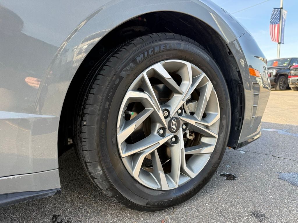 2022 Hyundai SONATA SEL