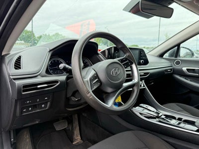 2022 Hyundai SONATA SE