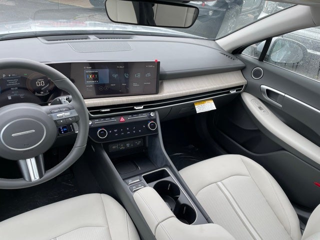 2025 Hyundai SONATA HYBRID SEL