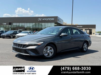 2024 Hyundai ELANTRA SE