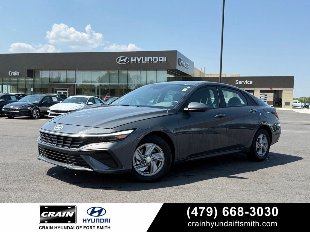 2024 Hyundai ELANTRA SE