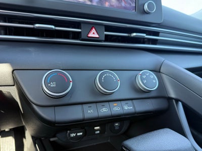 2026 Hyundai ELANTRA SE