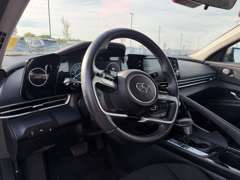 2022 Hyundai ELANTRA SEL