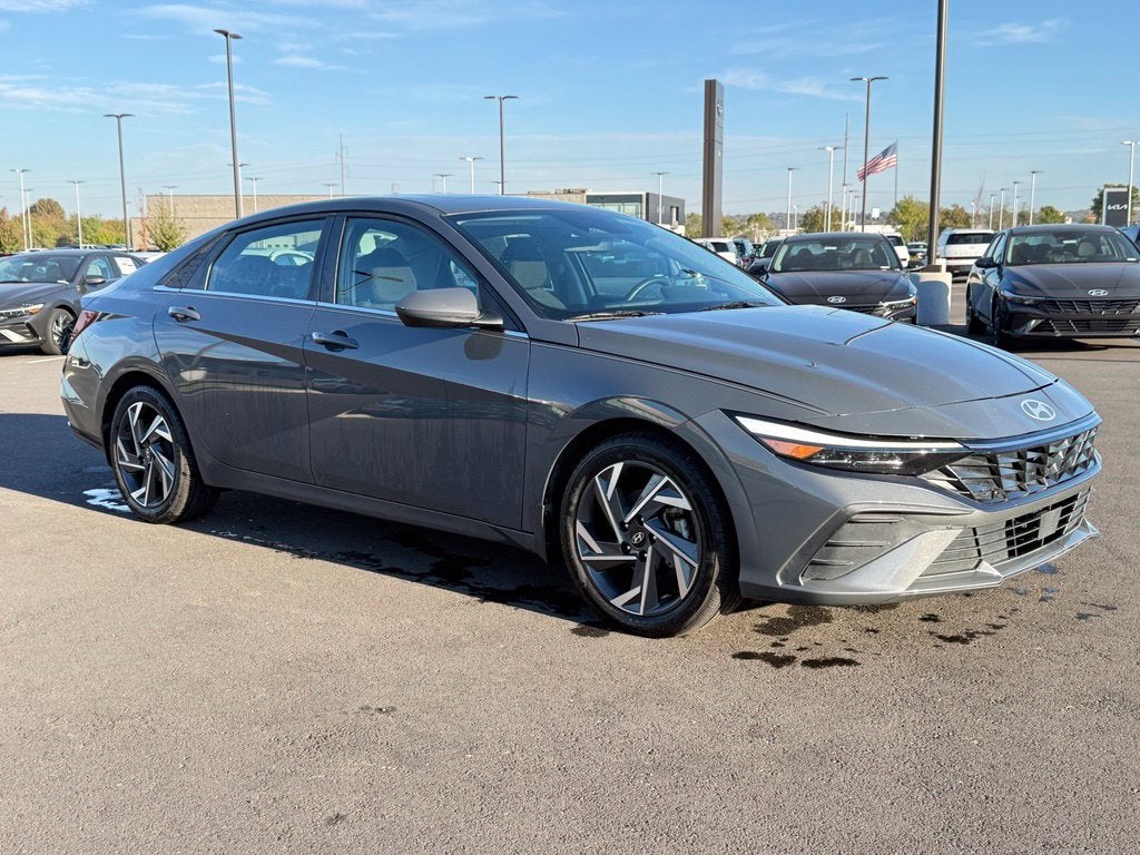 2024 Hyundai ELANTRA SEL