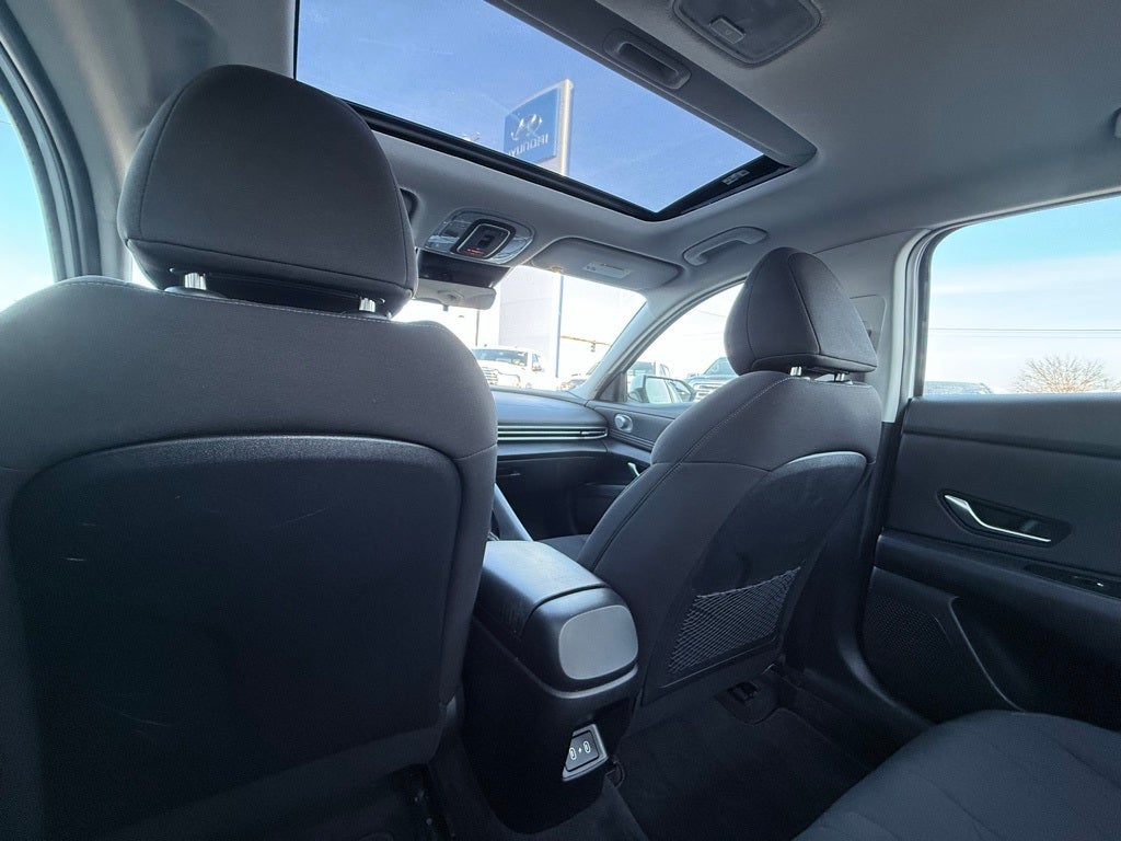 2024 Hyundai ELANTRA SEL 1 OWNER CLEAN CAR FAX