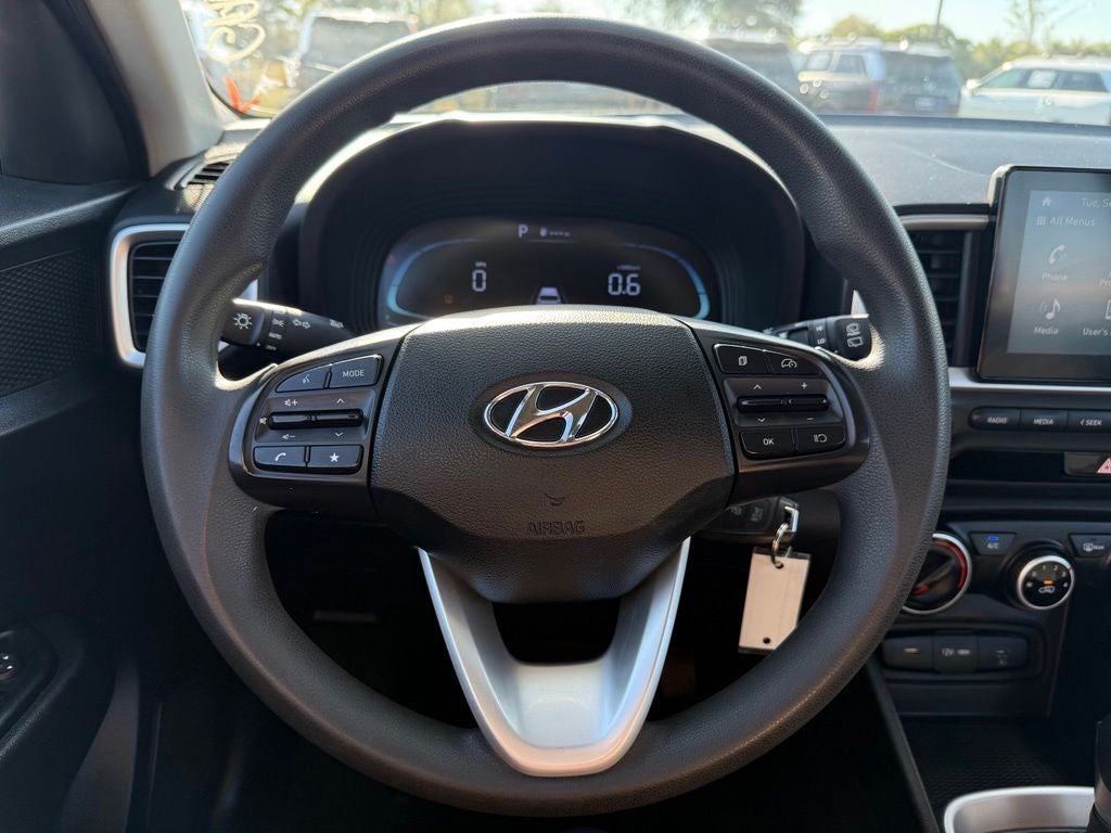 2023 Hyundai VENUE SE