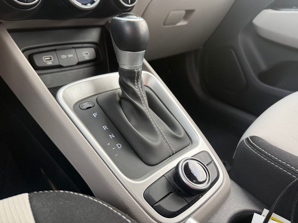 2025 Hyundai VENUE SEL CPO ELIGIBLE