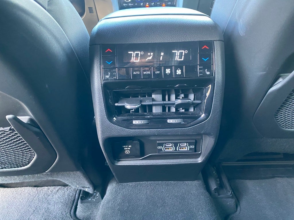 2022 Jeep Grand Cherokee Overland