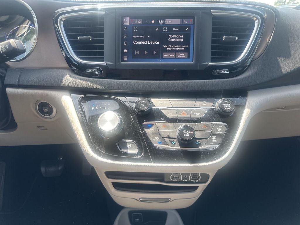 2022 Chrysler Voyager LX