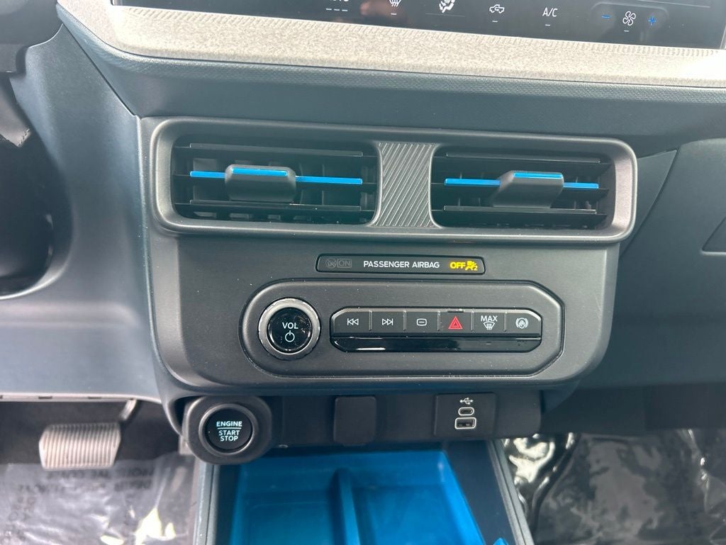 2025 Ford Maverick XLT 1-Owner / Clean Carfax / Apple CarPlay/Android Aut
