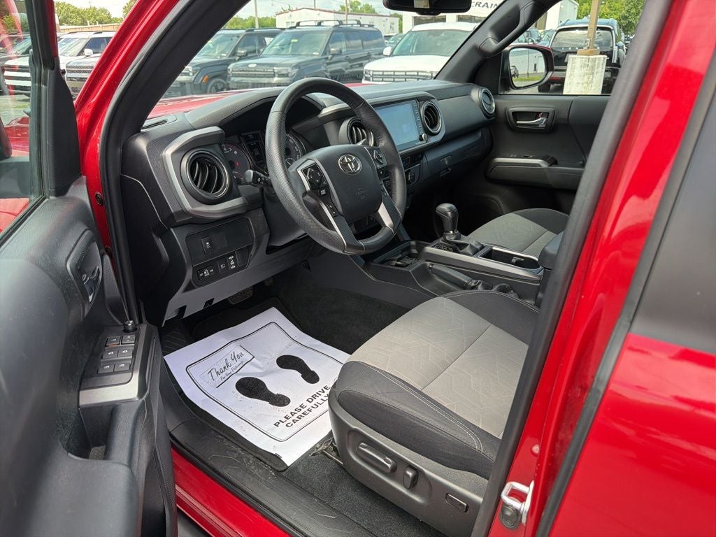 2023 Toyota Tacoma TRD Off-Road V6 / One Owner / Clean Carfax