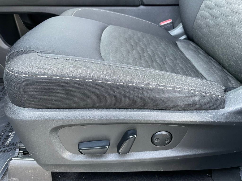 2022 Nissan Pathfinder SV 1-Owner / NissanConnect featuring Apple CarPlay an