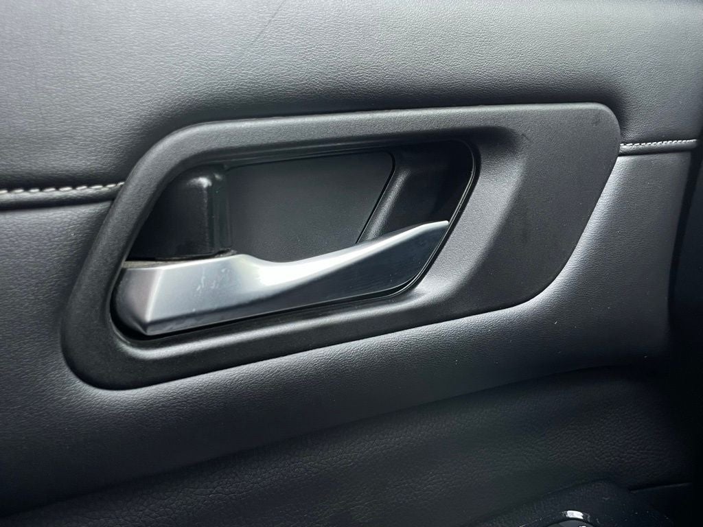 2022 Nissan Pathfinder SV 1-Owner / NissanConnect featuring Apple CarPlay an