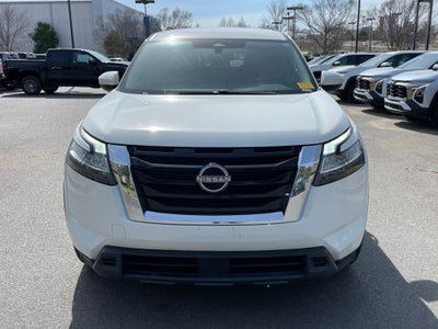 2022 Nissan Pathfinder SV 1-Owner / NissanConnect featuring Apple CarPlay an