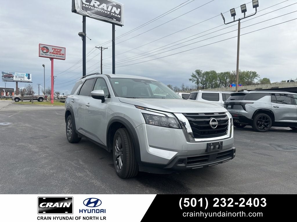 2025 Nissan Pathfinder SV